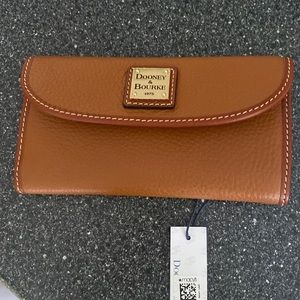NWT dooney & bourke wallet